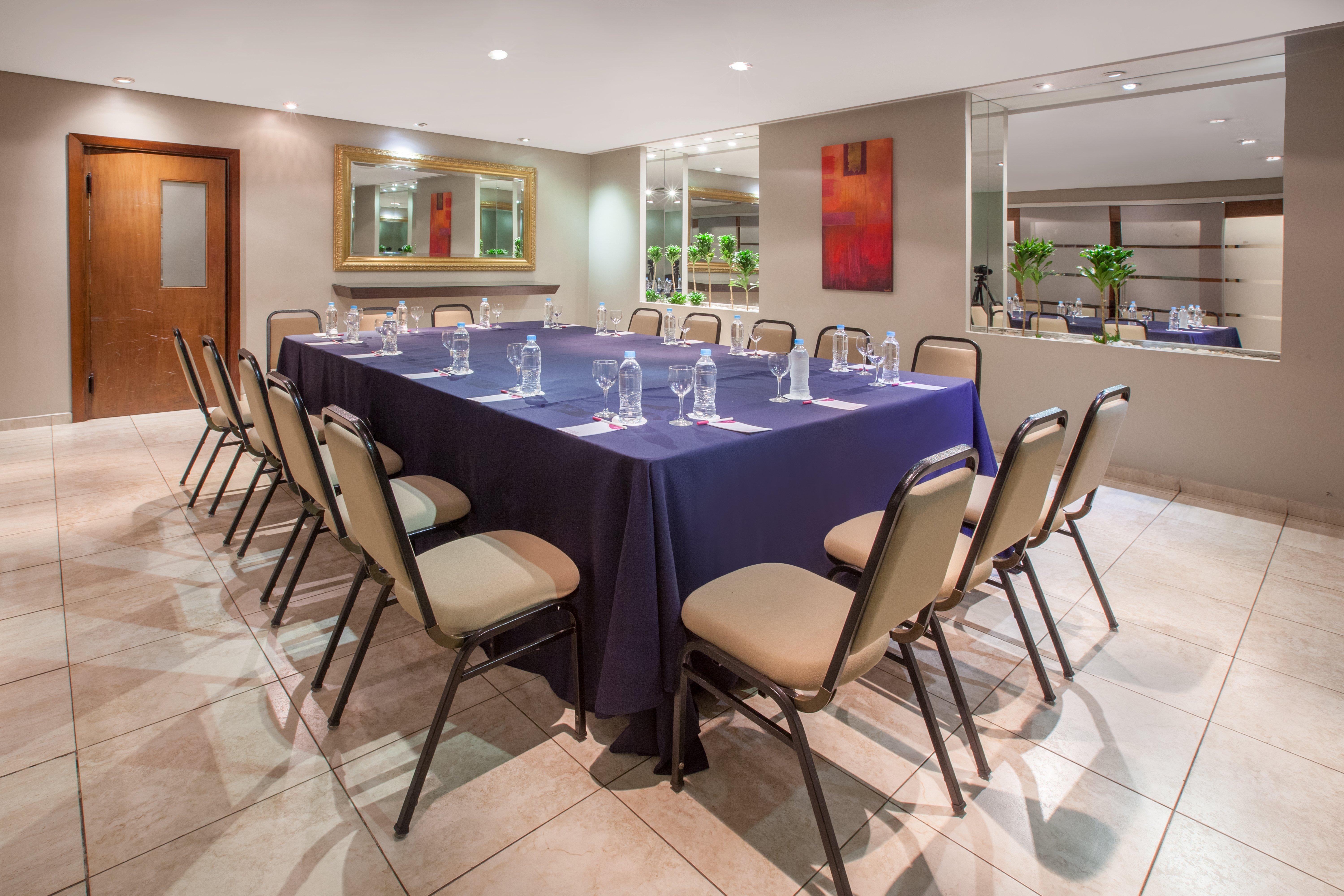 Отель Crowne Plaza Asuncion By Ihg Экстерьер фото