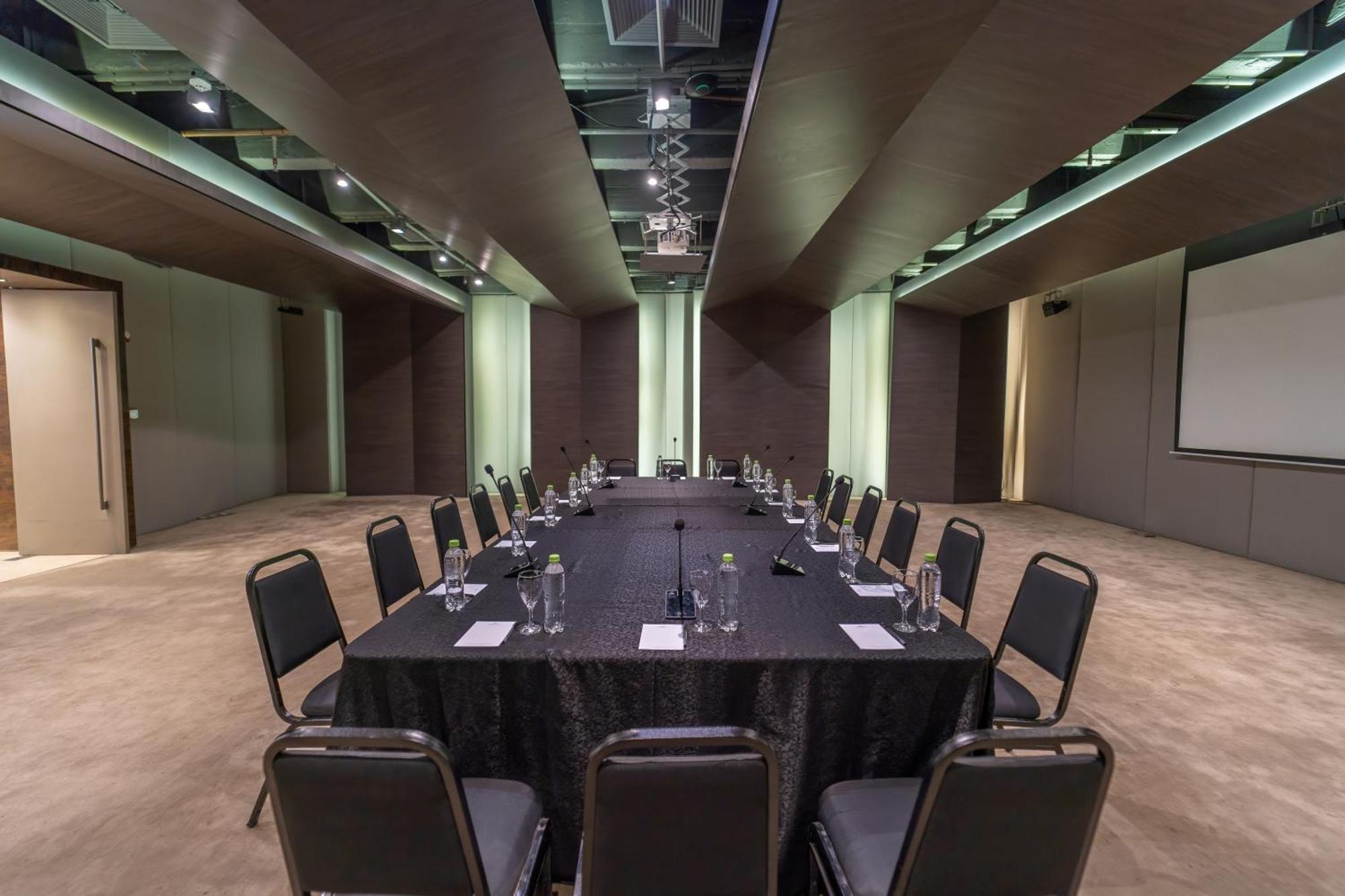 Отель Crowne Plaza Asuncion By Ihg Экстерьер фото